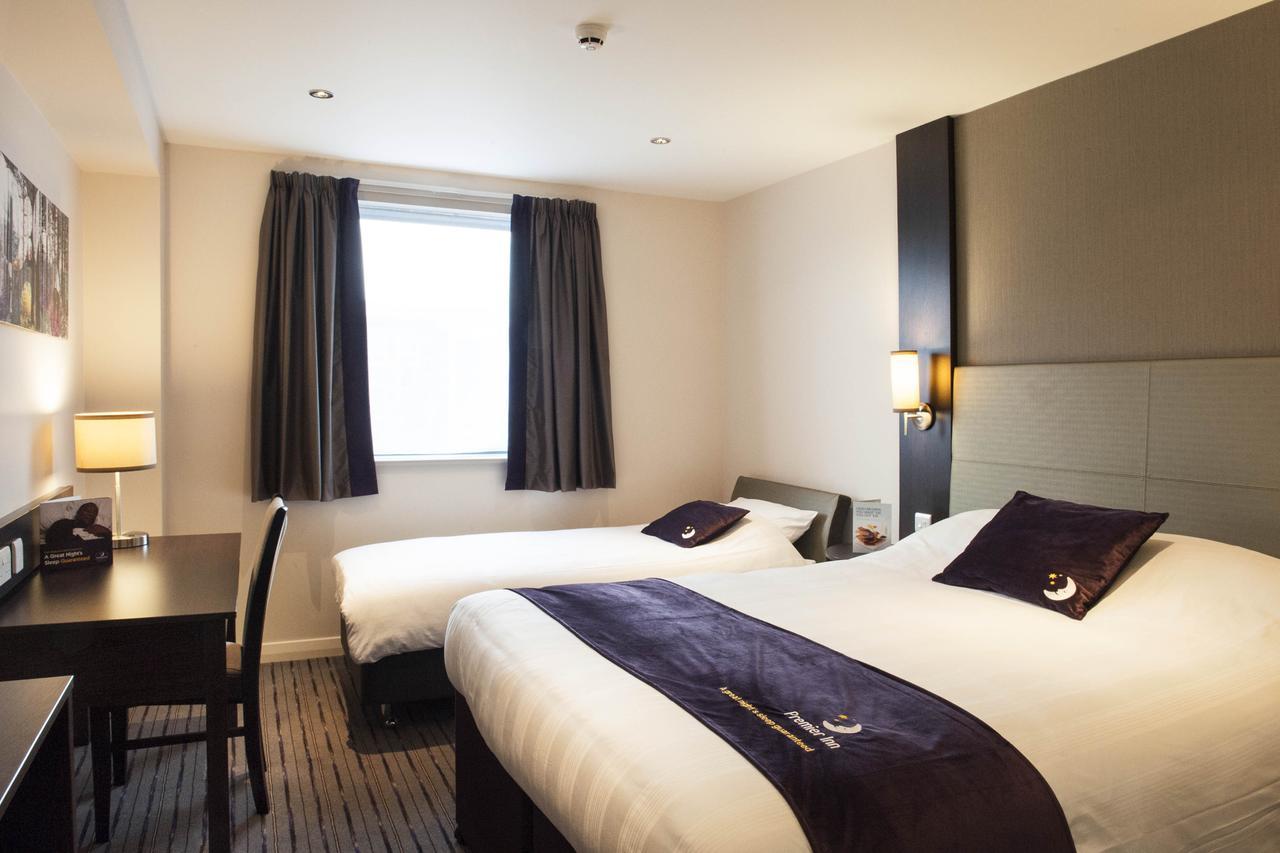 Premier Inn Glasgow Pacific Quay חדר תמונה